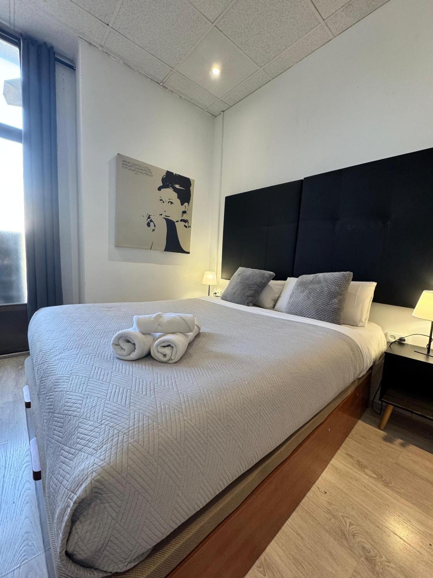 Opera Lux Hotel Madrid Exterior photo
